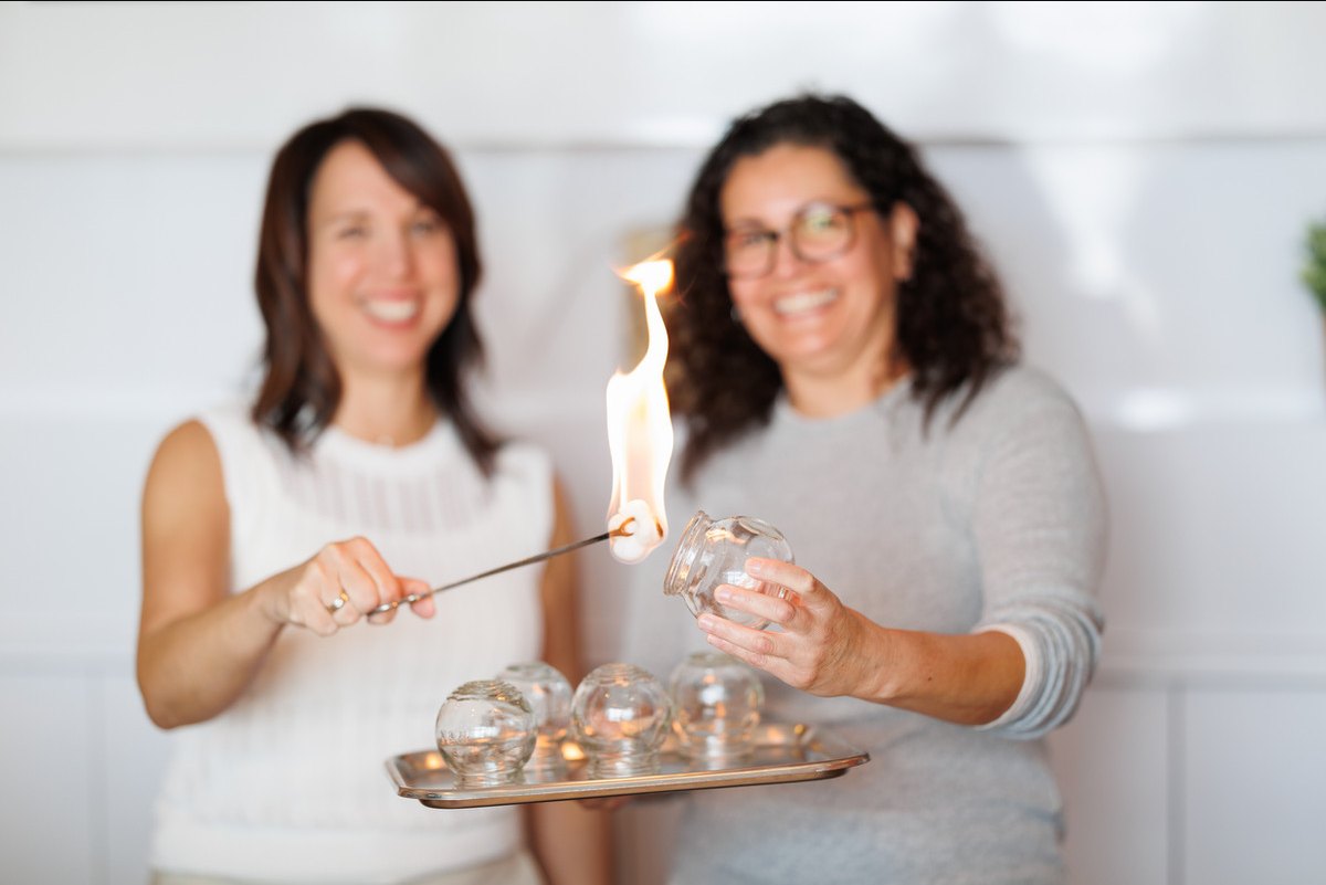 Élizabeth Dubé et Caroline Daïf, acupuncteures au Centre FLEXE